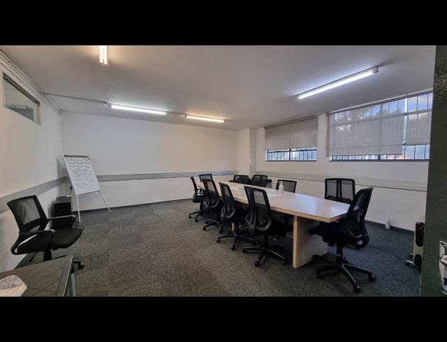 1,087M² WAREHOUSE TO LET IN JET PARK